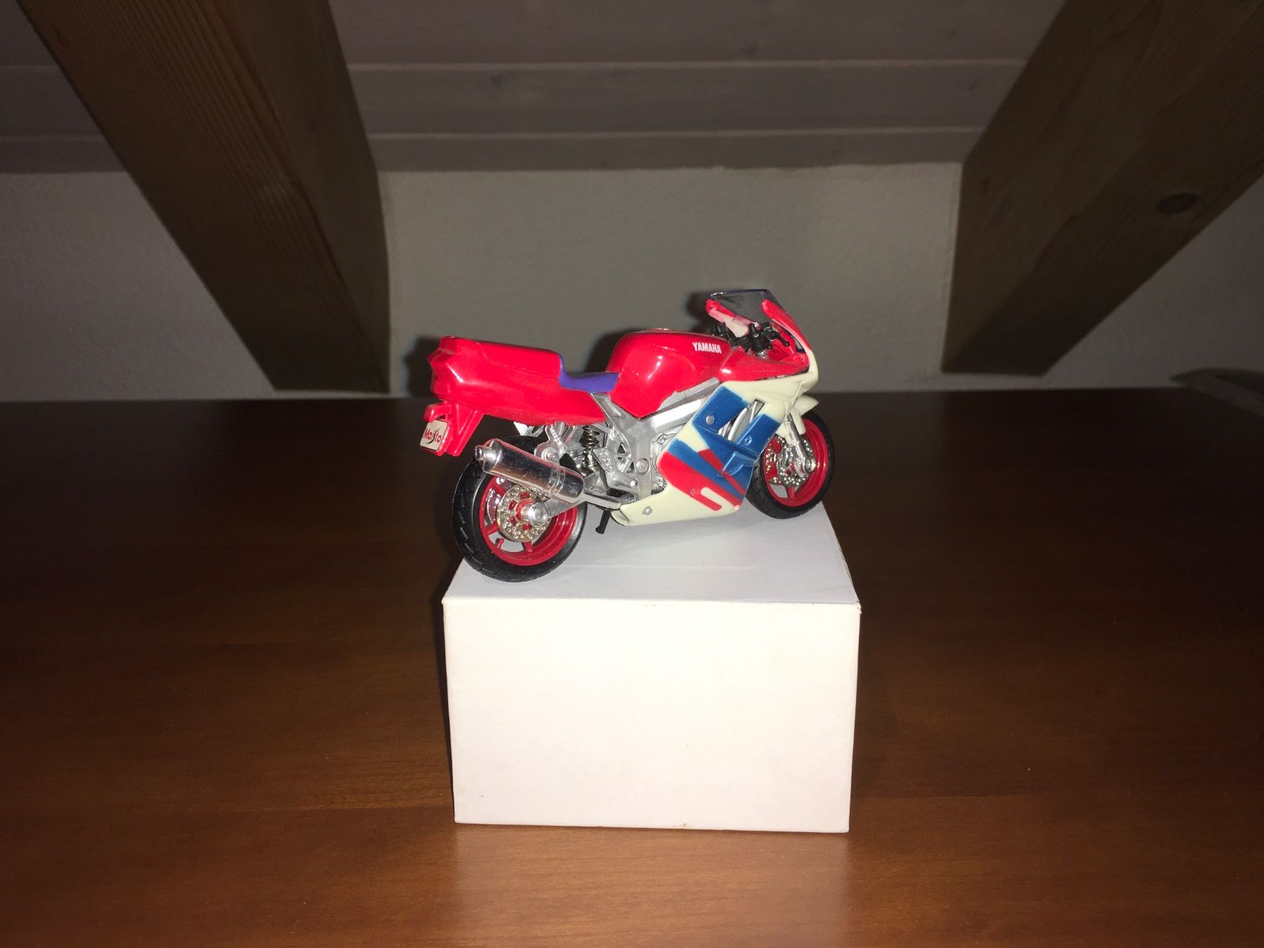 Maisto Modellautos: Yamaha FZR 600 - 1/18 – Gebraucht aus Wohlen AG von PrivatSammlung 1