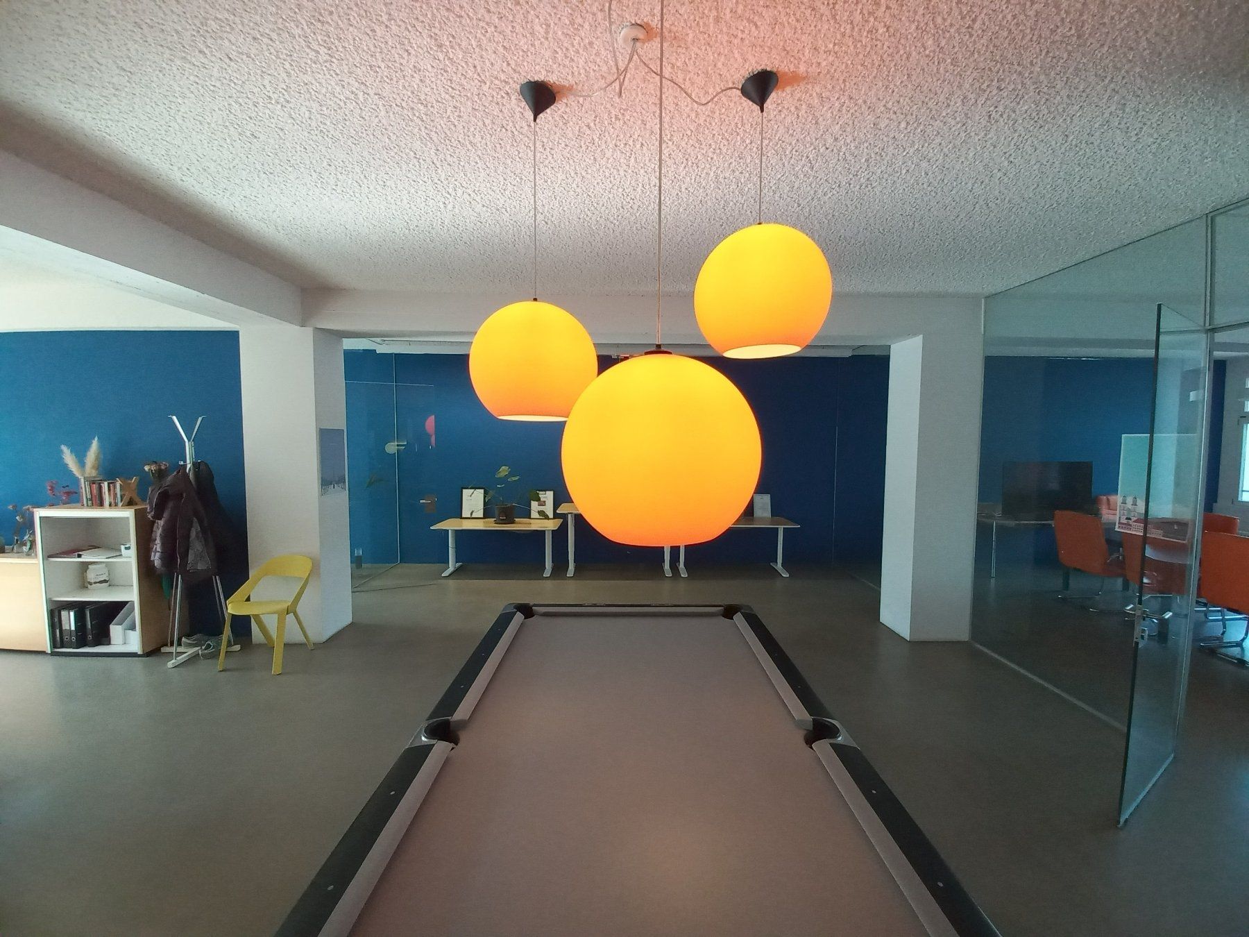 Kronleuchter & Deckenlampen: Set aus 3 orange Hängelampen – Gebraucht aus Zürich von ver_5cjl
