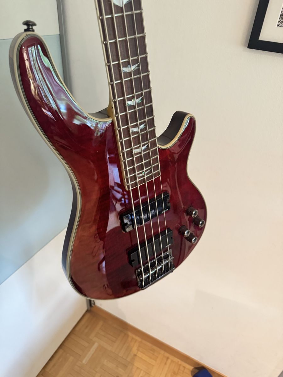 Strumenti musicali: Schecter Omen Extreme-5 Bassgitarre, Black Cherry – Usato da Zürich venduto da plama 1