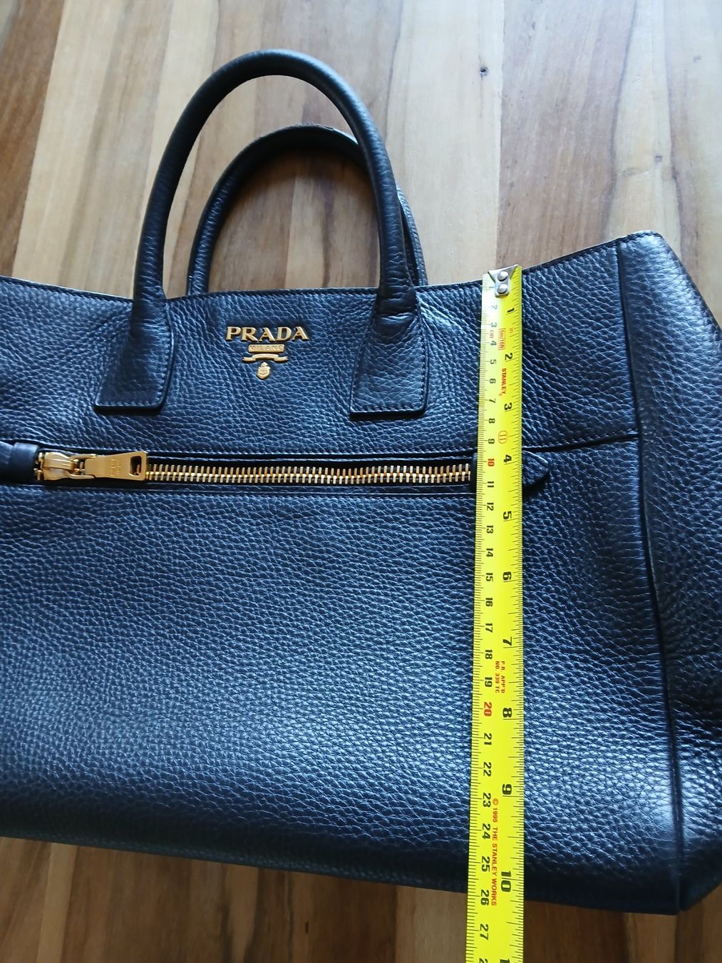 Prada Borse da donna: Authentic Black Leather PRADA Bag 36-48 length 26 height – Usato da Dübendorf venduto da LoRi-2026 4