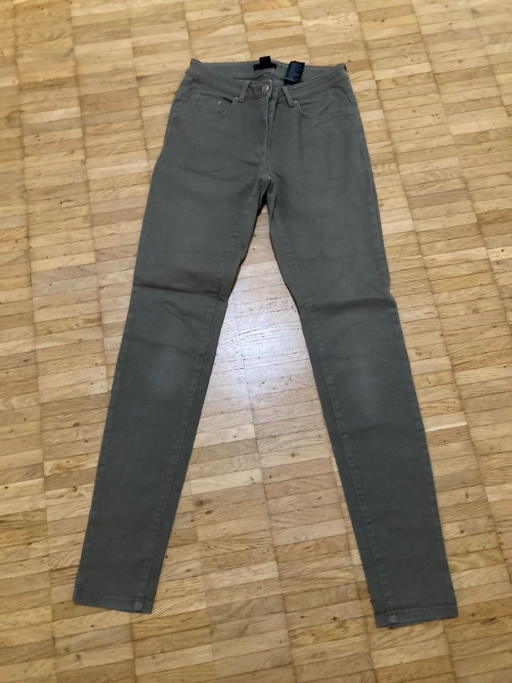 Jeans: Jeans khaki Gr. 36 – Usato da Thun venduto da Vans_98