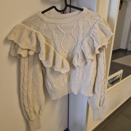 Damen Pullover Only cremefarben mit Rüschen Grösse XS