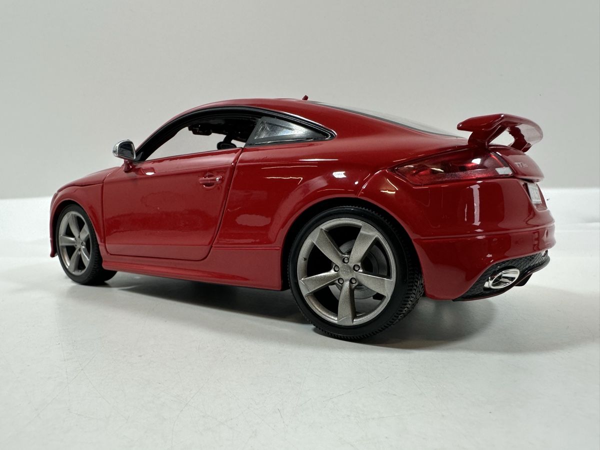 Bburago Modellini d'auto: Audi TT RS 1:18, rot, BBURAGO – Usato da Zofingen venduto da rf9_x2xt 3