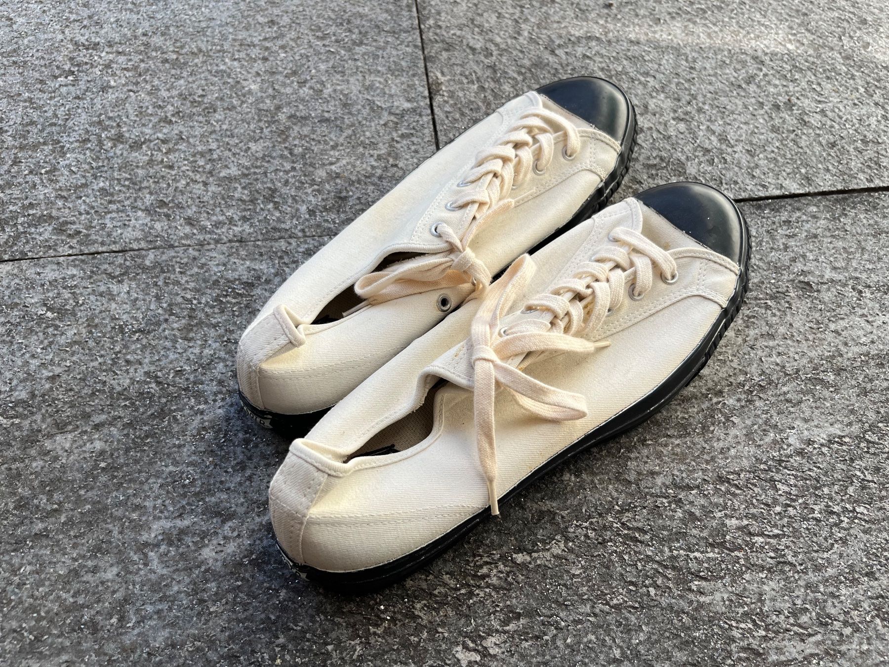 Scarpe da uomo: John Logren Sneakers 12 – Usato da Bottmingen venduto da Puffsack 1