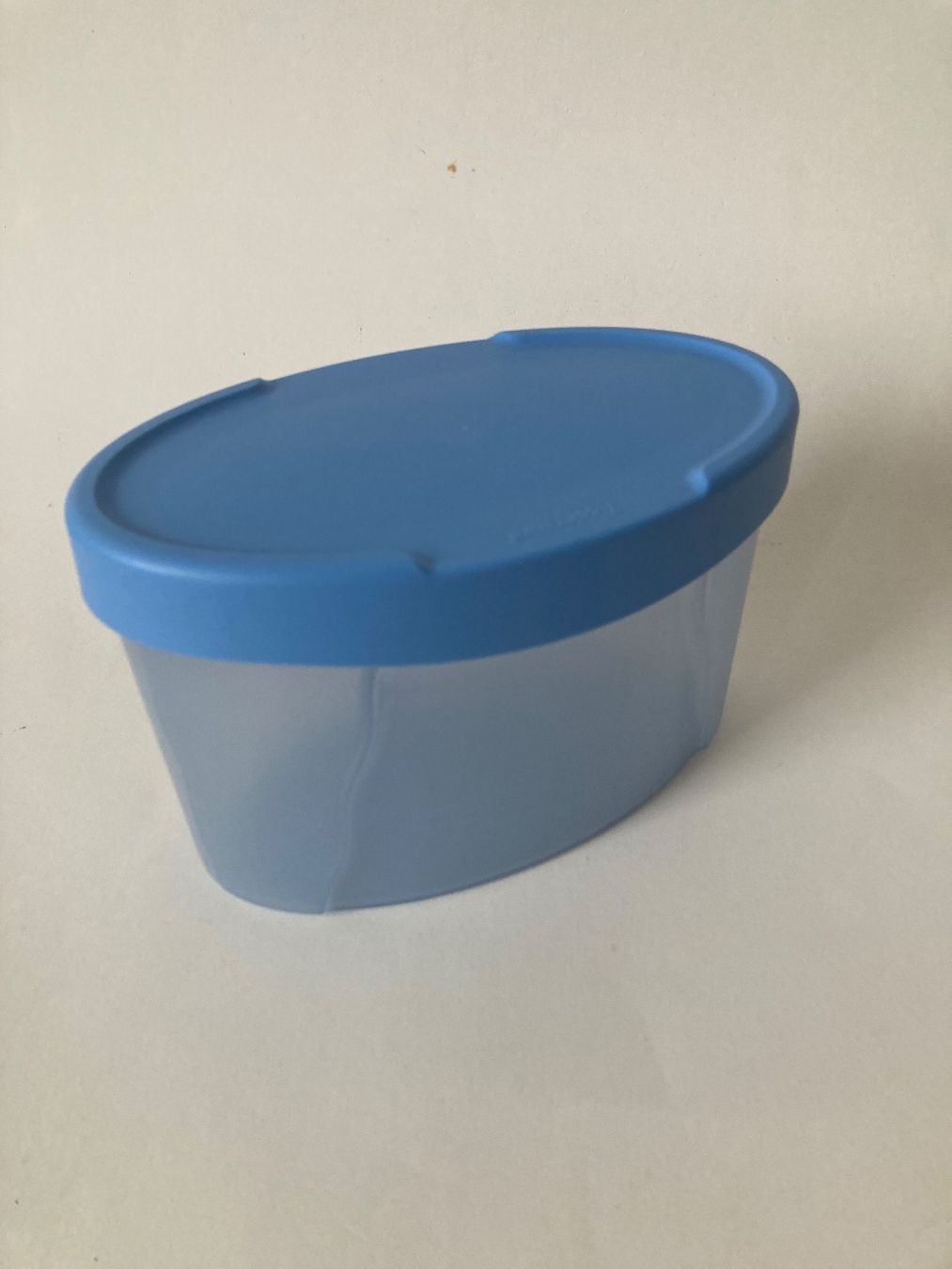 Tupperware Recipients et similaires: Récipient Aqua Tupperware – D'occasion à Frasses par soowoo12