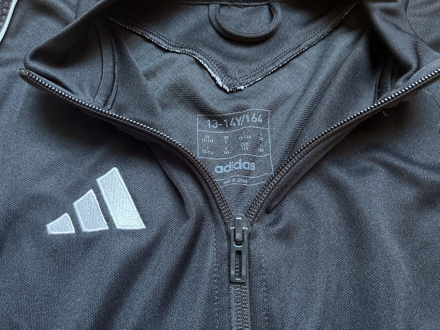 Adidas Lotti & Set di vestiti: Ensemble (Adidas et Old Navy) – Nuovo e nell'imballaggio originale da Genève venduto da fyshbird 2