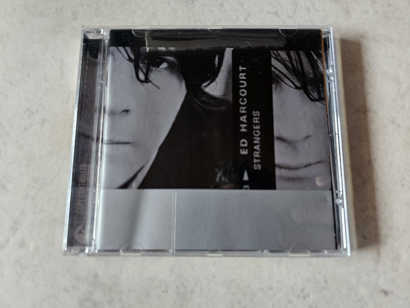 CD: Ed Harcourt  -  Strangers – Usato da Schneisingen venduto da backstore24