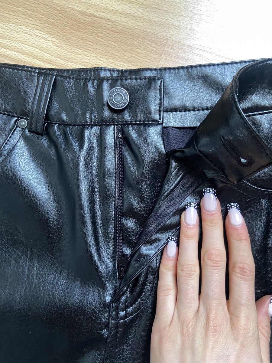 Stradivarius Gonne: Mini jupe short similicuir noir 34 – Usato da Mont-sur-Lausanne venduto da lau_2775 2