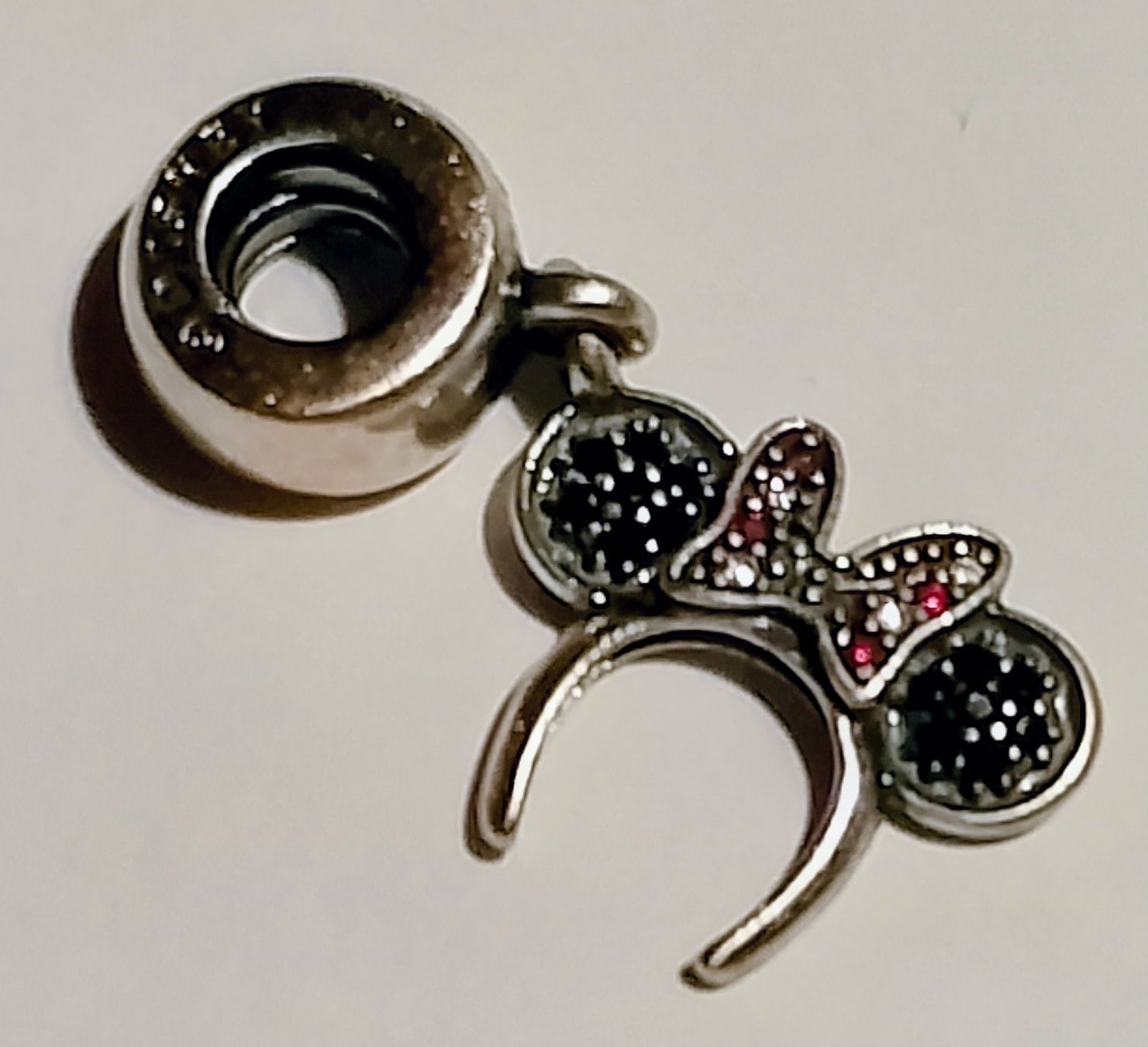 Pandora Ciondoli: Pandora Disney Minnie Mouse Charm – Usato da Therwil venduto da col_m6rx
