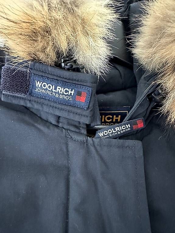 Woolrich Giacche: Woolrich Arctic Parka Navy L – Usato da Zürich venduto da jul_wq9c 1