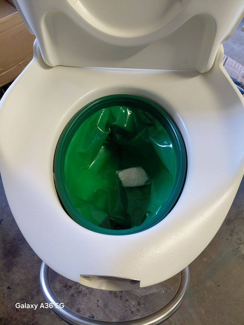 WC: Colani Trockentoilette – Usato da Melchnau venduto da LUPUS-Offroad 1
