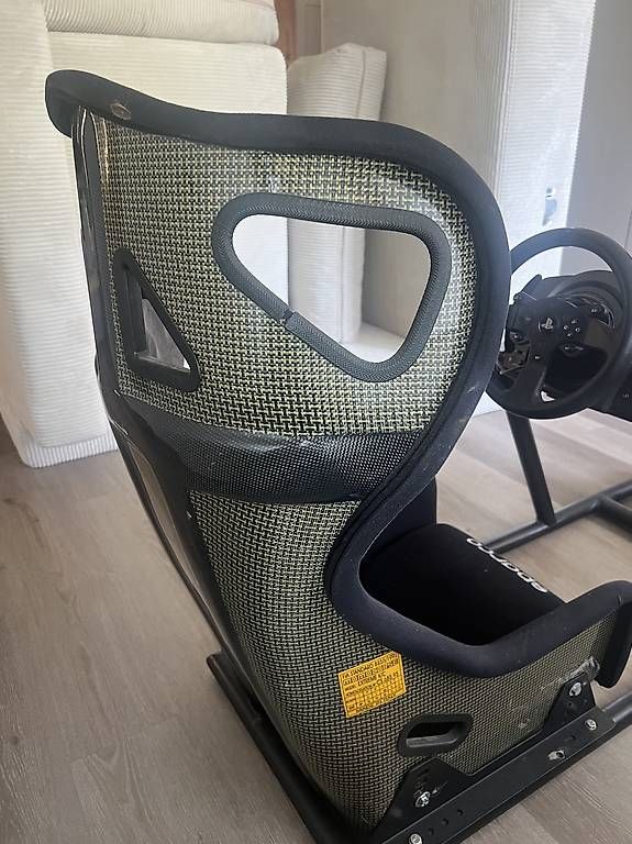 Controller: Playseat PS4 – Usato da Gipf-Oberfrick venduto da rschaerer1 2