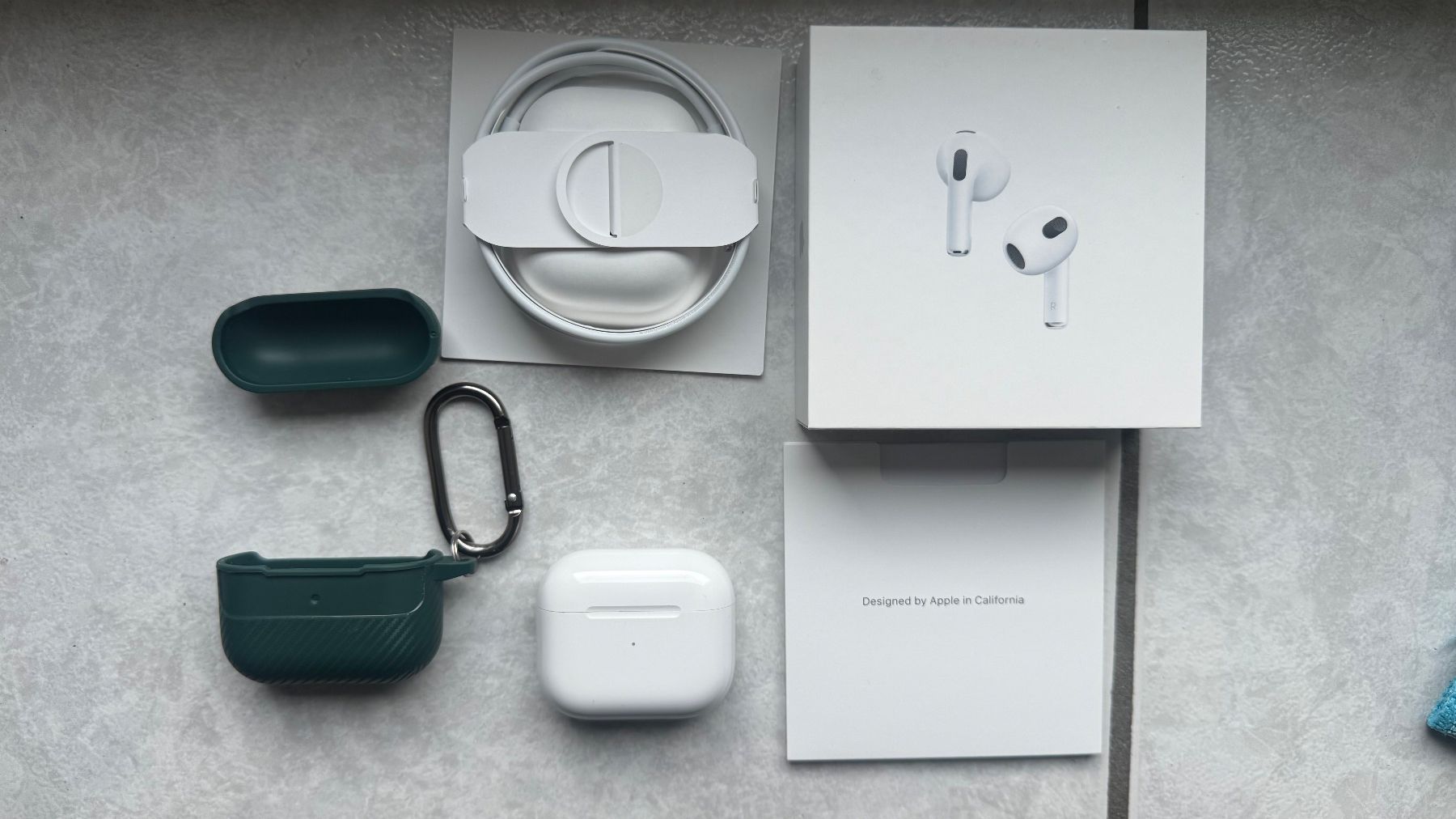 Apple Cuffie: Apple AirPods (3rd Gen.) Lightning Case – Usato da Monte Carasso venduto da Ely67