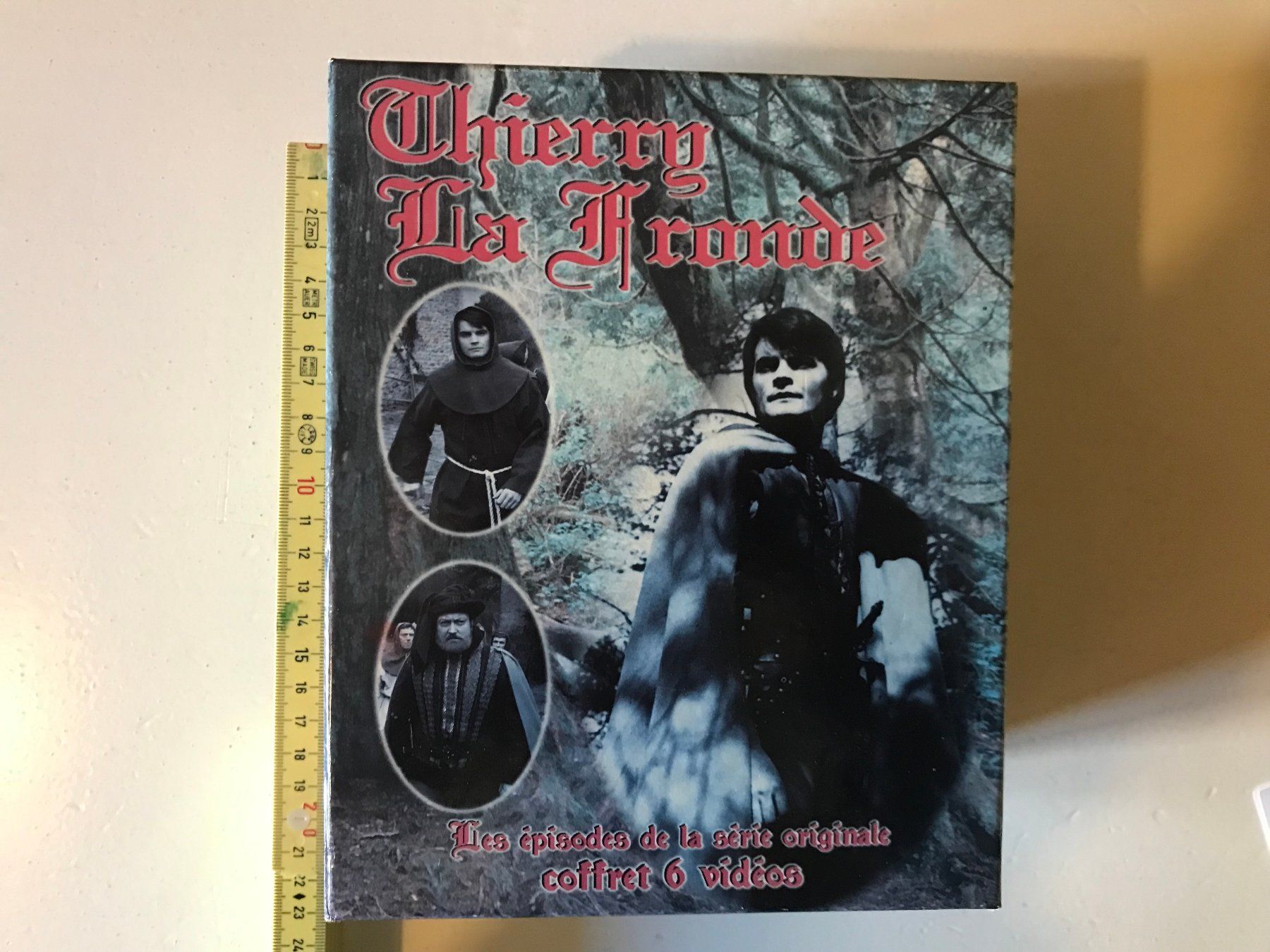 Tutti i VHS: Coffret 6 cassettes VHS Thierry La Fronde – Usato da Ste-Croix venduto da mjmg 4