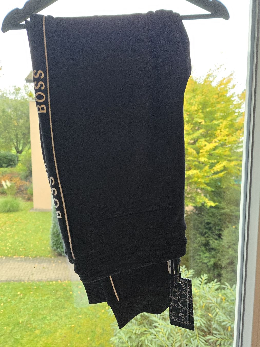 Hugo Boss Giacche: Schwarzer BOSS Trainer Fullset – Nuovo e nell'imballaggio originale da Horgenberg venduto da Esteban_Cri 2