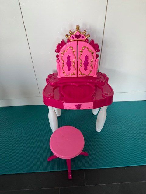 Jouets: Kinder Schminktisch – D'occasion à Adliswil par Angelina1988