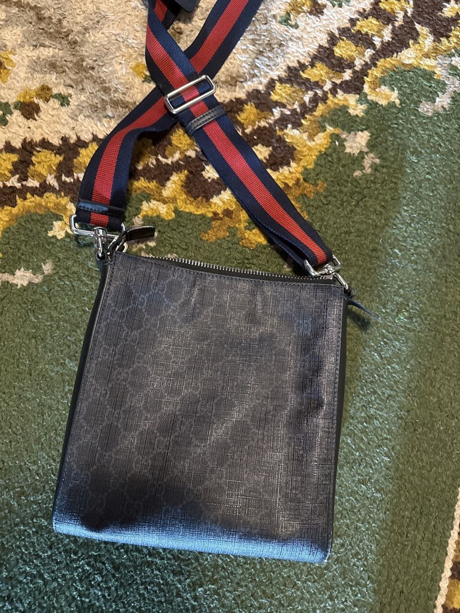 Gucci Borse: Gucci Umhängetasche mit Sticker – Usato da Uetendorf venduto da Loscar1 3