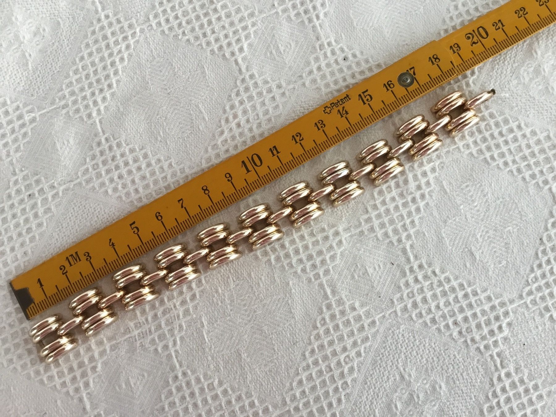 Bracciali & Braccialetti: Schönes altes Armband mit verstecktem Verschluss – Usato da St. Gallen venduto da chamilla