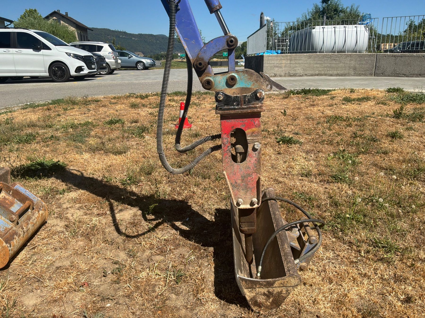 Excavateurs: Bagger 1,5 t mit Spitzhammer – D'occasion à Strengelbach par Chrampferuflicker 1