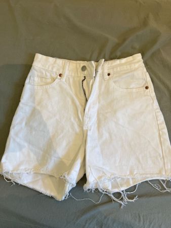 H&M white short size 36