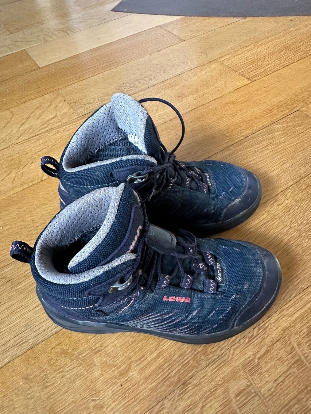 Lowa Scarpe per ragazzi: Lowa Wanderschuhe Gr. 28 – Usato da Birsfelden venduto da pat_q766 1