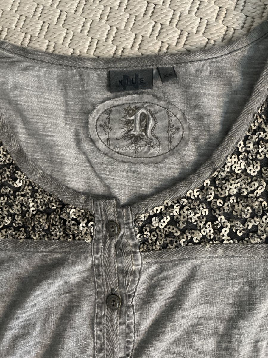 Nile Jacken: Langarmshirt , Nile, XS – Gebraucht aus Solothurn von Bobesch08 7