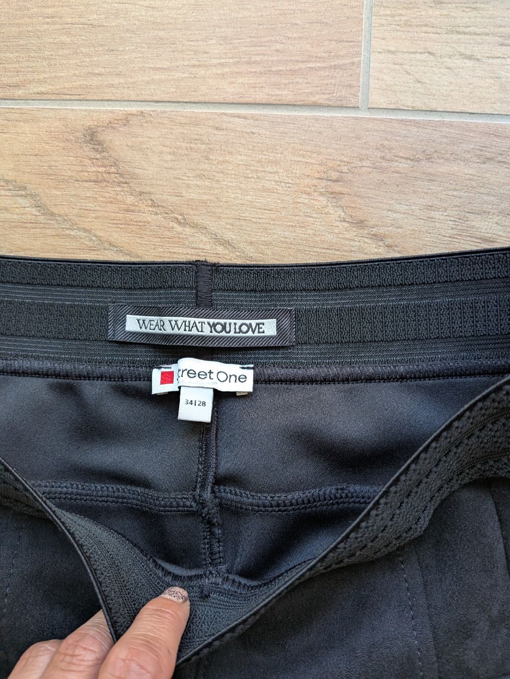 Pantaloni: NEU Street One Hose Grösse 34 – Nuovo (secondo la descrizione) da Eschenbach SG venduto da SanFranciscoCalifornia 1
