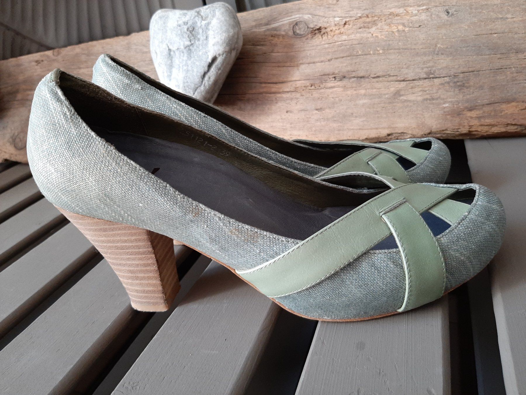 Scarpe da donna: Think! Schuhe 39 Pumps mit Schimmer Stoff – Usato da Bern venduto da Preloved.Nile.4.Sale 4