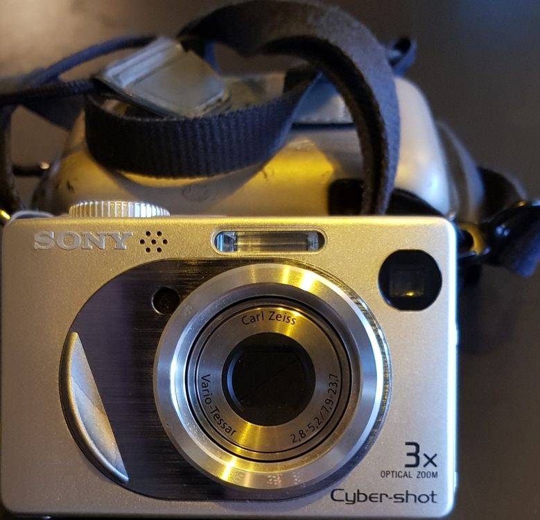 SONY CYBERSHOT DSCW1 / 5.1 MEGAPIXELS in Etui Kaufen auf
