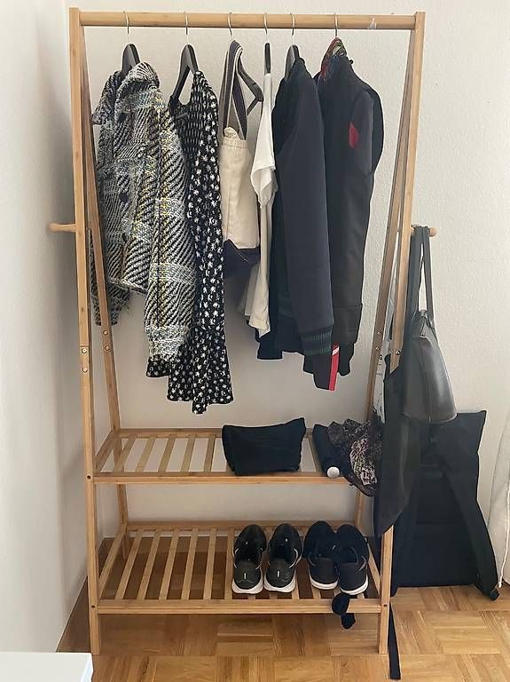 pendoir / Kleiderstange (Gebraucht) in Fribourg für CHF 25 – nur Abholung auf Ricardo kaufen