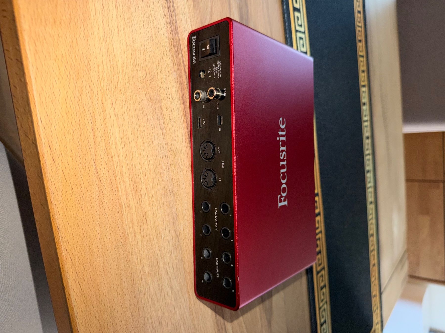 Focusrite Equipement studio: Focusrite Scarlett 8i6 3rd Gen Audio Interface rot – D'occasion à Romanshorn par Fabioluethi1997 2
