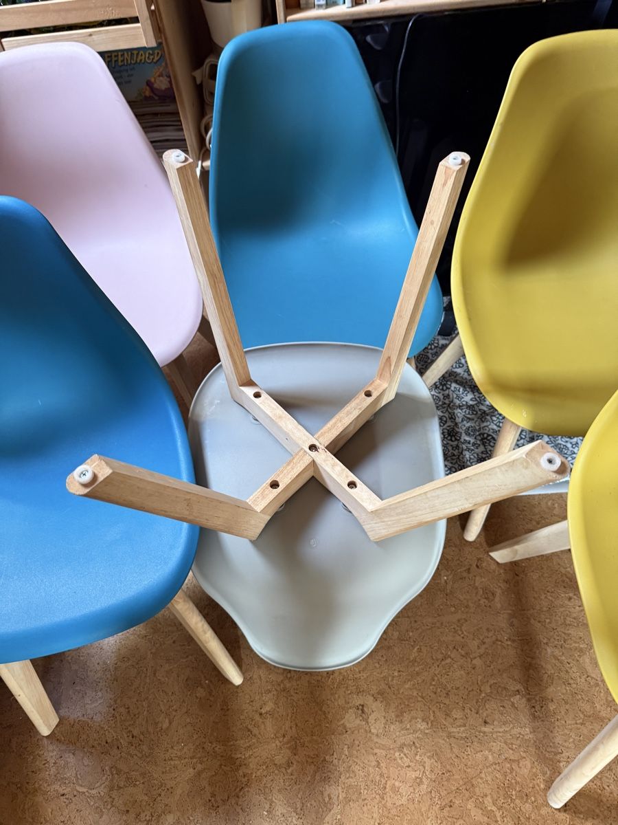 Stühle: 5 bunte Stühle – Gebraucht aus Dielsdorf von bambus1 1