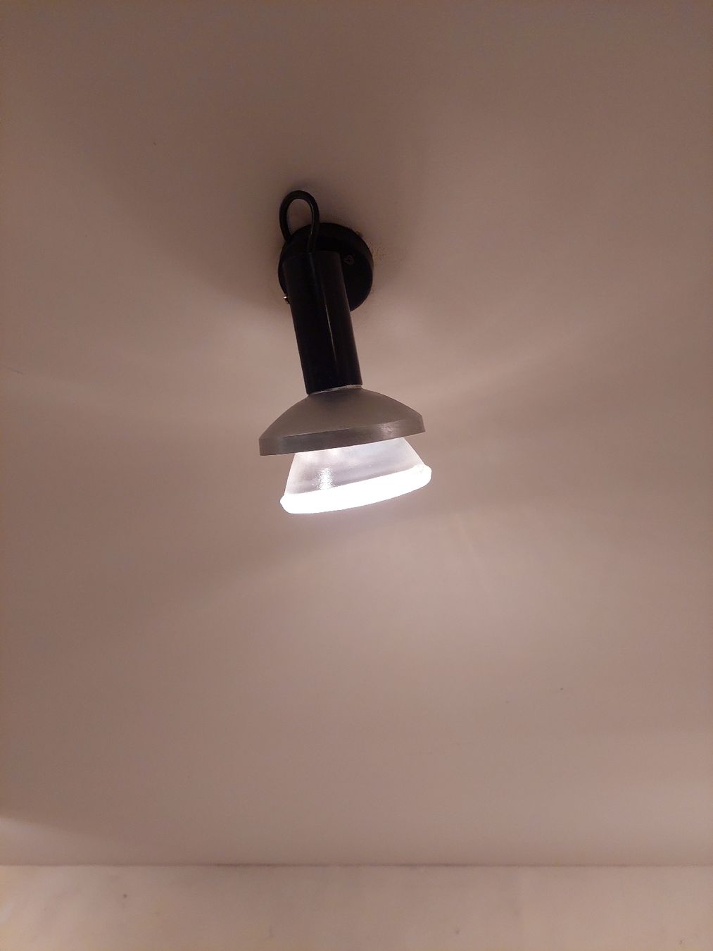 Lampade: 4 Spotleuchten. Mit 2 Birnen – Usato da Zürich venduto da Cortin 1