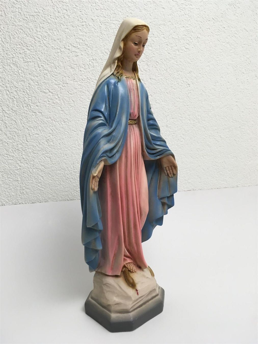 Statuette: Madonnafigur mit Schlange, Steinmasse – Usato da Rheineck venduto da emma.gut 1
