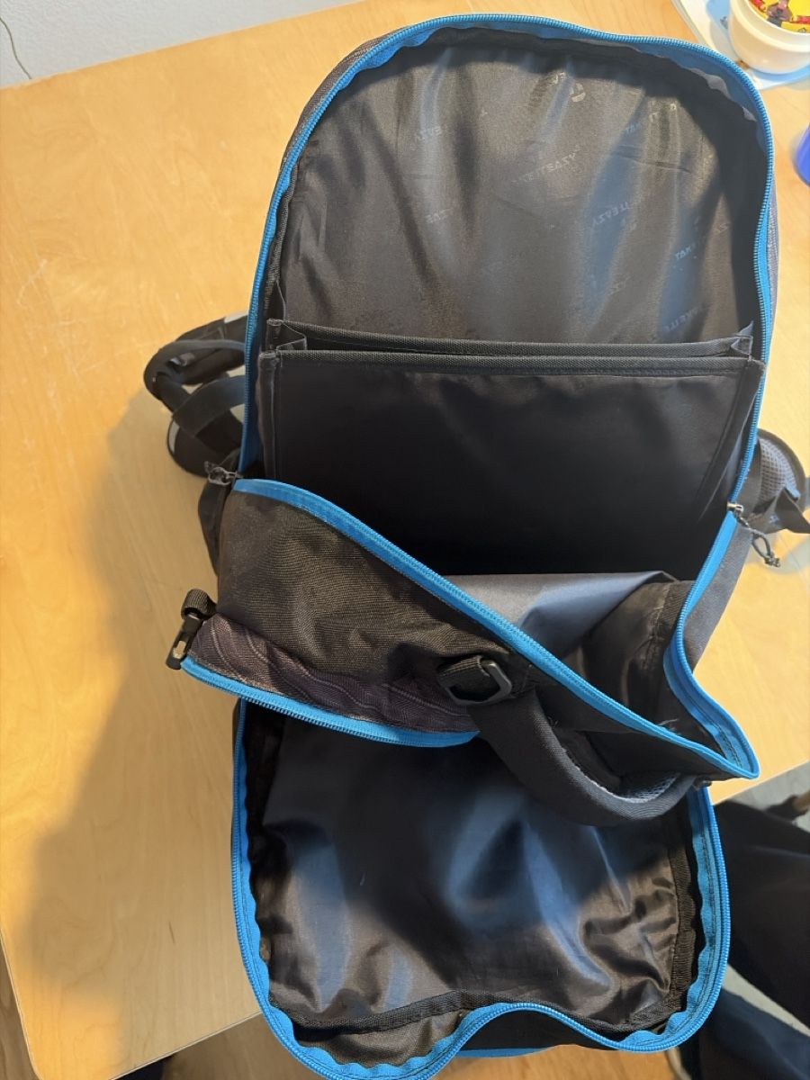 Rucksäcke: Rucksack Tasche schwarz/blau mit Fächern Grösse L  – Gebraucht aus St. Gallen von tiz_8pqz 3