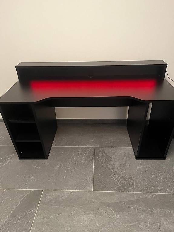 Valve Console: Tavolo gaming in legno nero – Usato da Aurigeno venduto da RICCARDO013