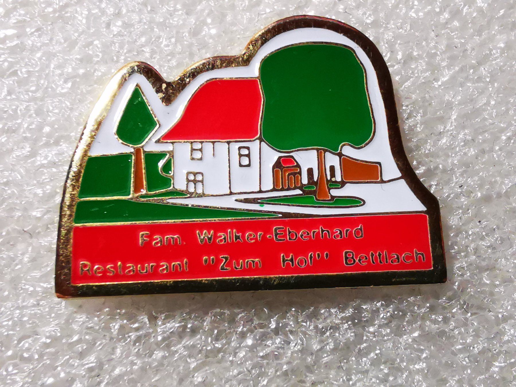 Placchette & Badge: Ansteckpin 162: Restaurant zum Hof – Usato da Oppligen venduto da Pin-Fall-Shop