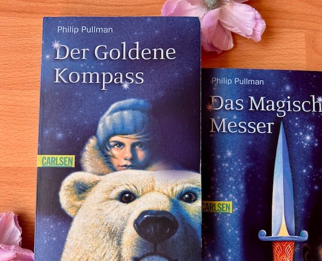 Libri: Philip Pullman "Der Goldene Kompass", Trilogie, einfach Kult – Nuovo (secondo la descrizione) da Bern venduto da Denzel8 9