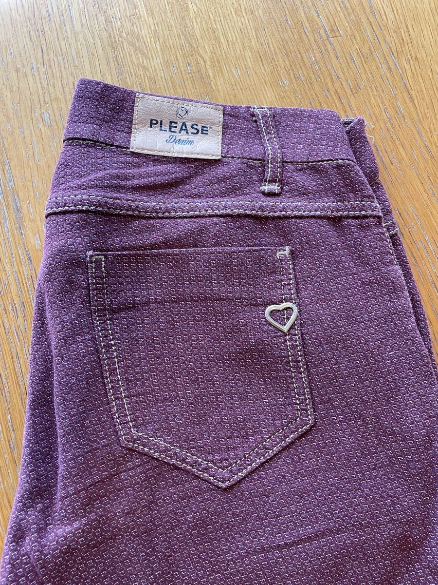 Please Jeans Hosen: Please Hose, Burgunderrot – Gebraucht aus Basel von CCRosa