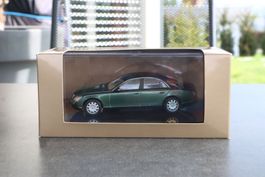 Maybach 57 SWB 2005 1:43 AutoArt