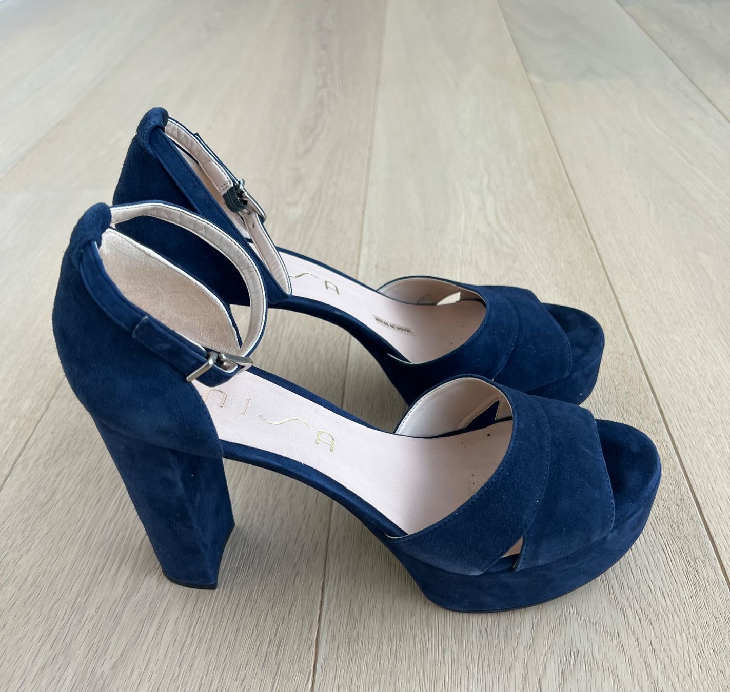 Unisa Scarpe da donna: UNISA Echtleder- Sandalen mit Blockabsatz Gr.40 – Nuovo (secondo la descrizione) da Degersheim venduto da Starkigel 2