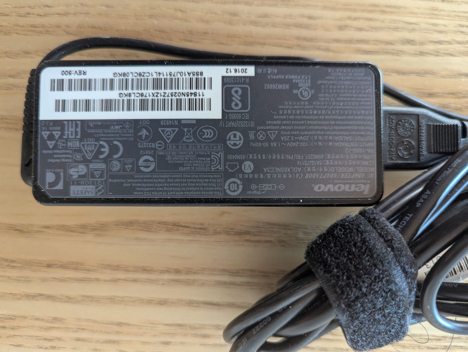 Lenovo Caricabatterie: Lenovo 65w Ladegerät – Usato da Bettmeralp venduto da Dani.dmd86