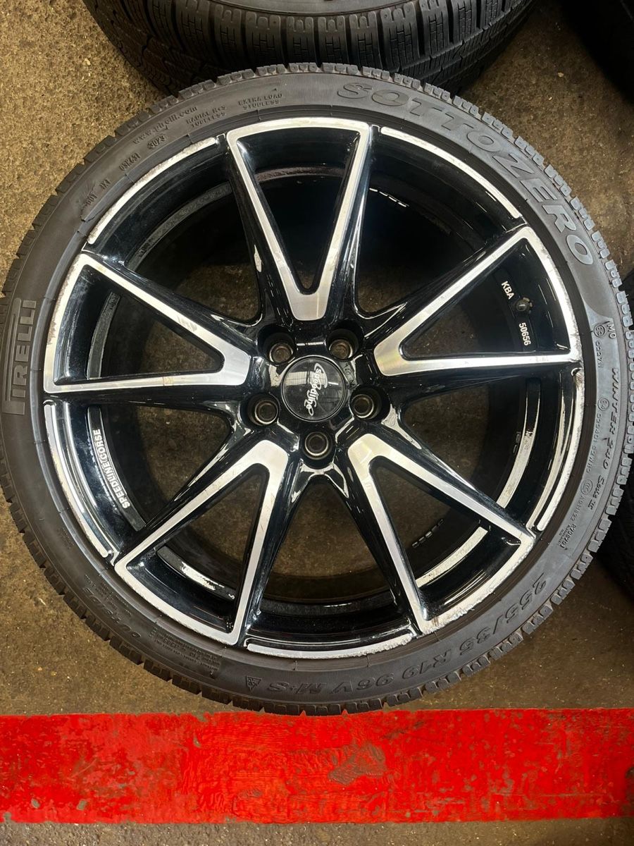 Pneumatici & Ruote complete: Roues hiver Mercedes C63 – Usato da Yverdon-Les-Bains venduto da Kimei1985