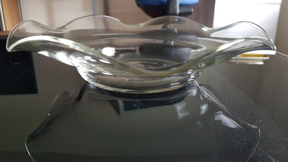 Ciotole: geschwungene Glasschale – Usato da Giswil venduto da online-Brockenhaus 2