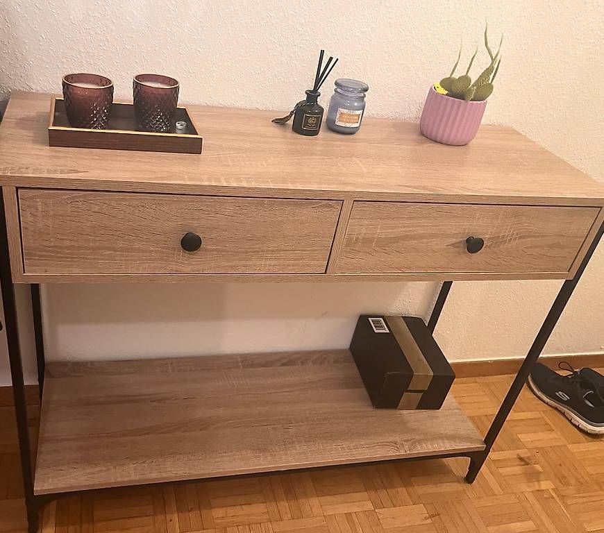 Cassettiere: Console d'entrée en très bon état / Console table – Usato da Genève venduto da Luisa_Oliv