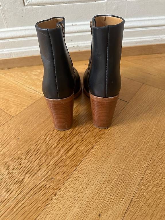 Chaussures femmes: A.P.C. Ancle Boot, 36 – D'occasion à Basel par Batu 4