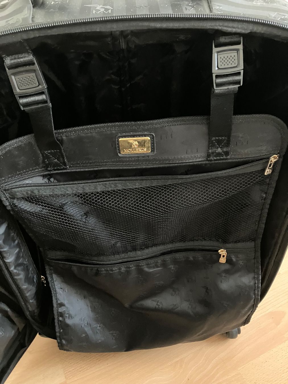 Maison Mollerus Valises de voyage: Maison Mollerus – D'occasion à Spreitenbach par schwarzerhase70 5