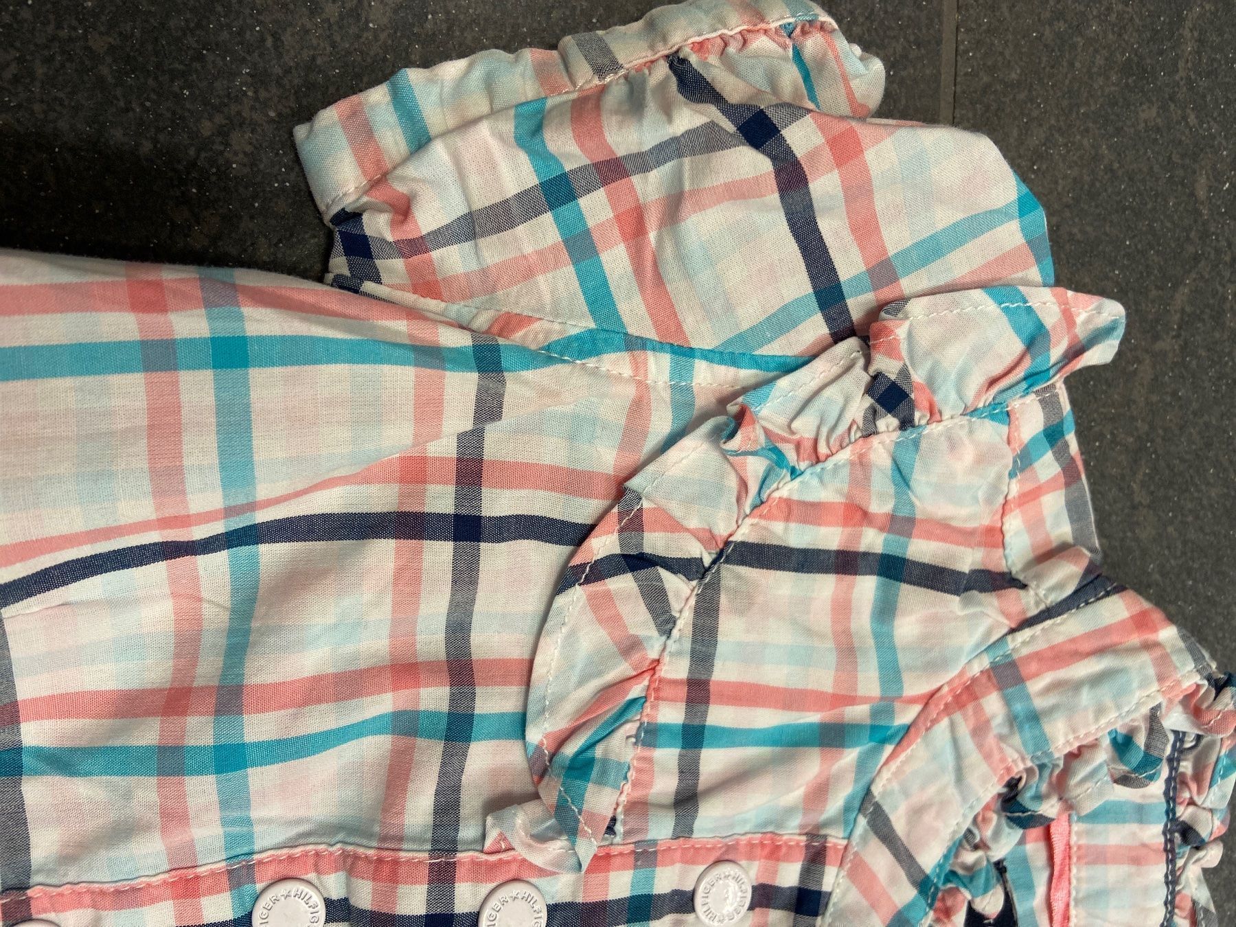 Tommy Hilfiger Camicie, Top & T-shirt: Tommy Hilfiger Shirt / Bluse 6-9 mt – Usato da Zollikerberg venduto da Boston1981 2