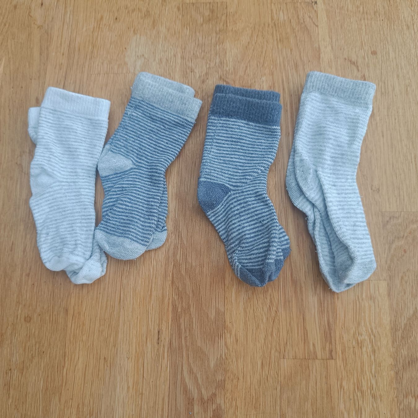 Calze per bambini: Socken Grösse  18-22  – Usato da Jaberg venduto da urig17.