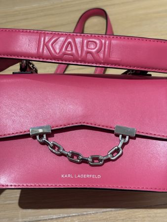 Pinke Karl Lagerfeld Tasche - Ein echter Hingucker!